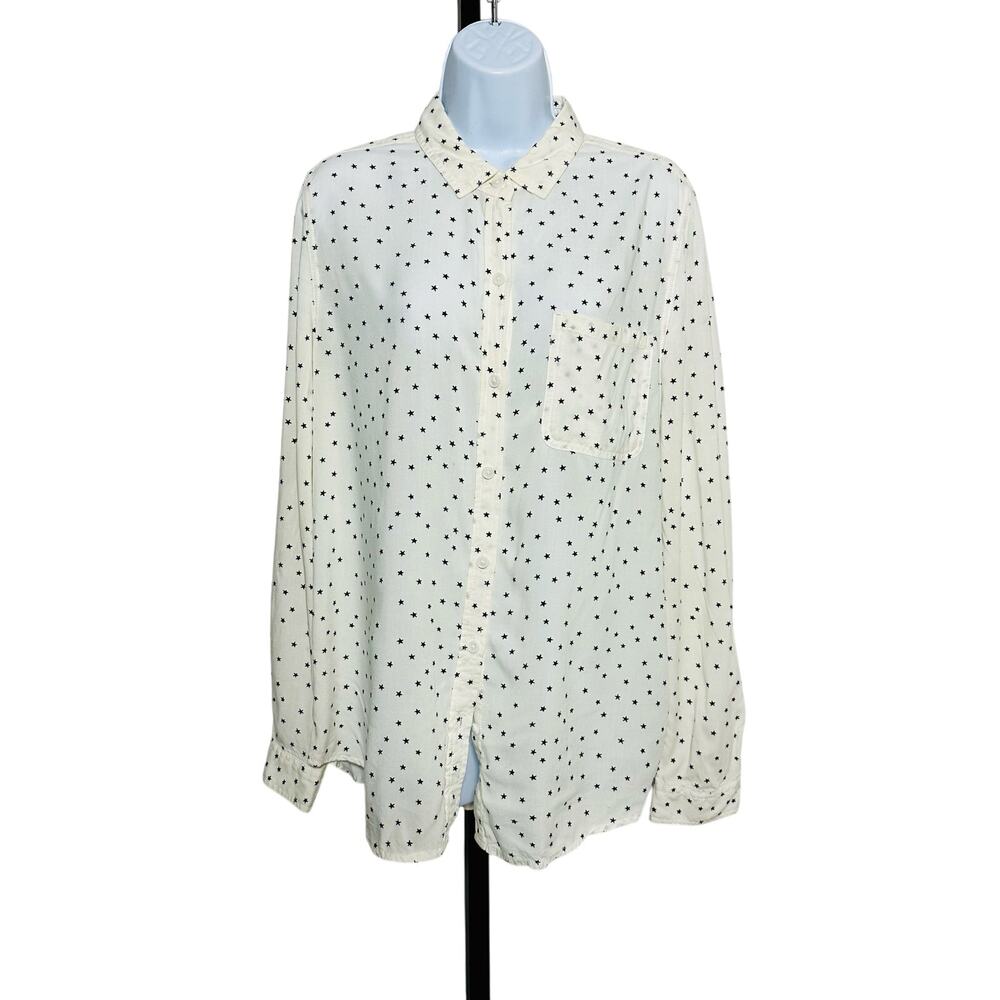 Long Sleeve Button Up Top w/a Chest Pocket